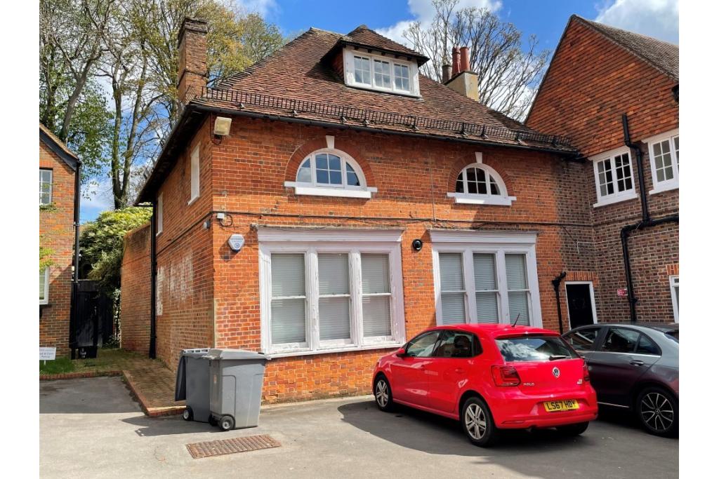 Office To Let - Church Street, The Bury, Chesham, Buckinghamshire HP5 1JE