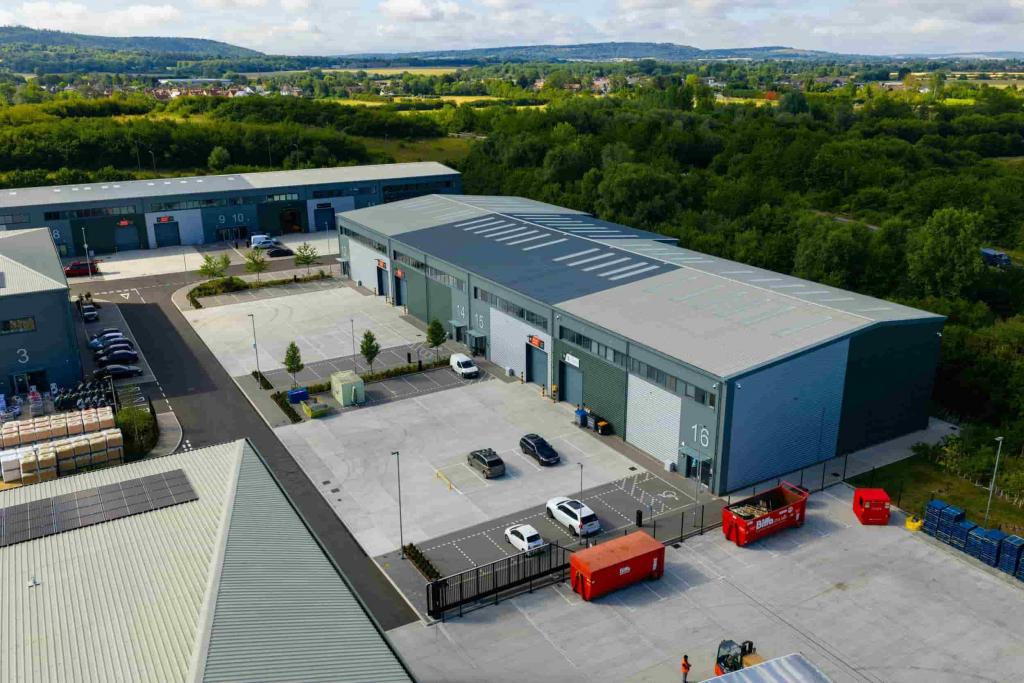 Warehouse To Let - College Road, Vantage 41, Aylesbury, Buckinghamshire