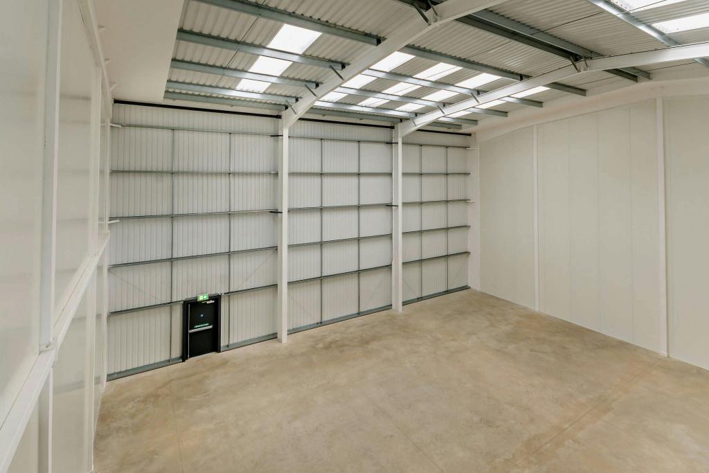 Warehouse To Let - College Road, Vantage 41, Aylesbury, Buckinghamshire
