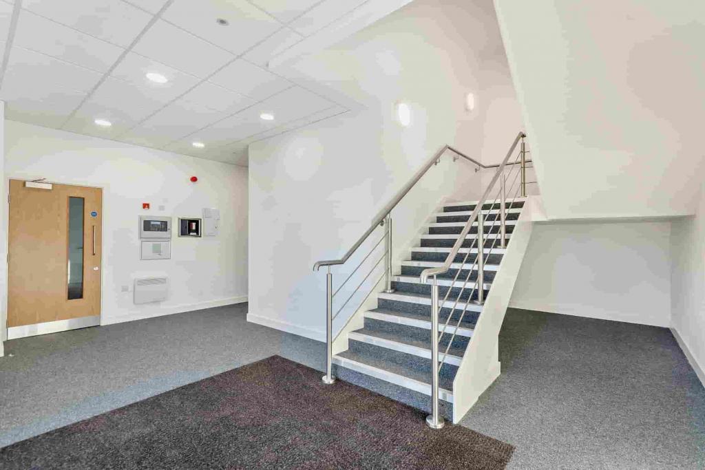 Warehouse To Let - College Road, Vantage 41, Aylesbury, Buckinghamshire