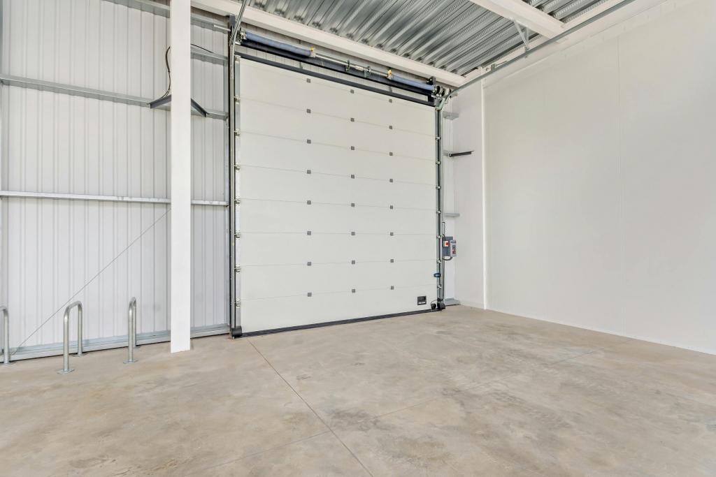 Warehouse To Let - College Road, Vantage 41, Aylesbury, Buckinghamshire