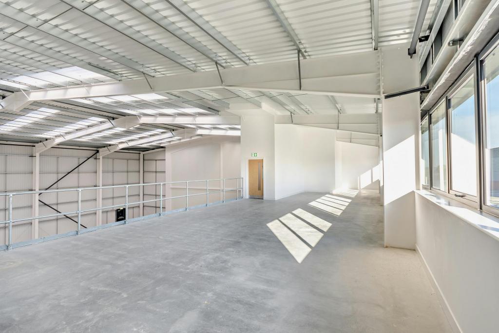 Warehouse To Let - College Road, Vantage 41, Aylesbury, Buckinghamshire