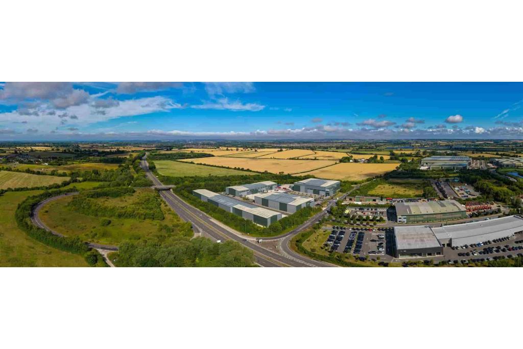 Warehouse To Let - College Road, Vantage 41, Aylesbury, Buckinghamshire