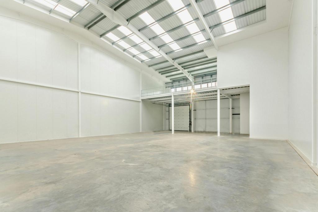 Warehouse To Let - College Road, Vantage 41, Aylesbury, Buckinghamshire