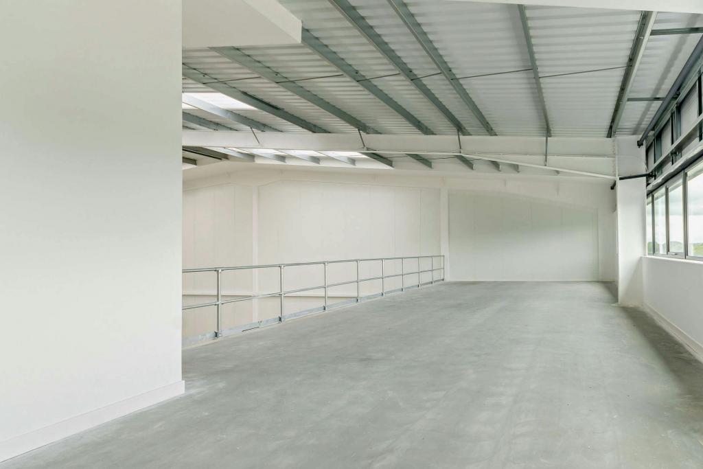 Warehouse To Let - College Road, Vantage 41, Aylesbury, Buckinghamshire