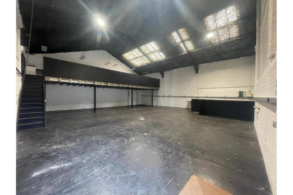 Warehouse To Let - College Road North, College Business Park, Aylesbury