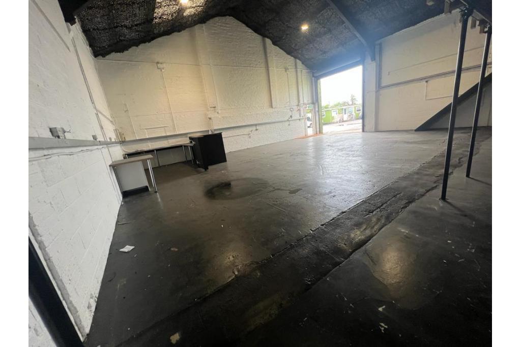 Warehouse To Let - College Road North, College Business Park, Aylesbury