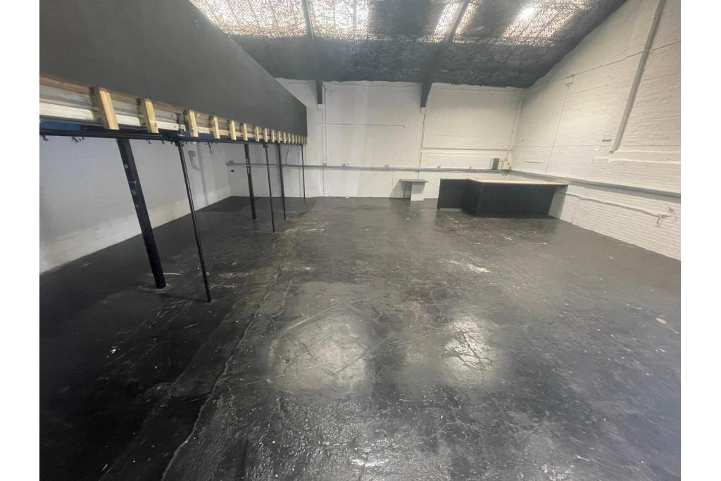 Warehouse To Let - College Road North, College Business Park, Aylesbury