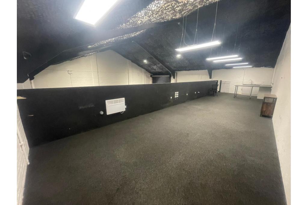 Warehouse To Let - College Road North, College Business Park, Aylesbury