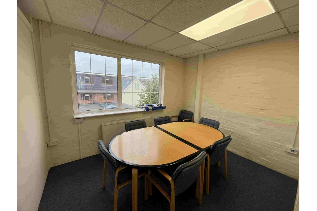Office To Let - Copyground Lane, Brow Business Park, High Wycombe, Buckinghamshire