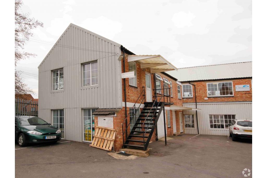Office To Let - Copyground Lane, Brow Business Centre, High Wycombe, Buckinghamshire H