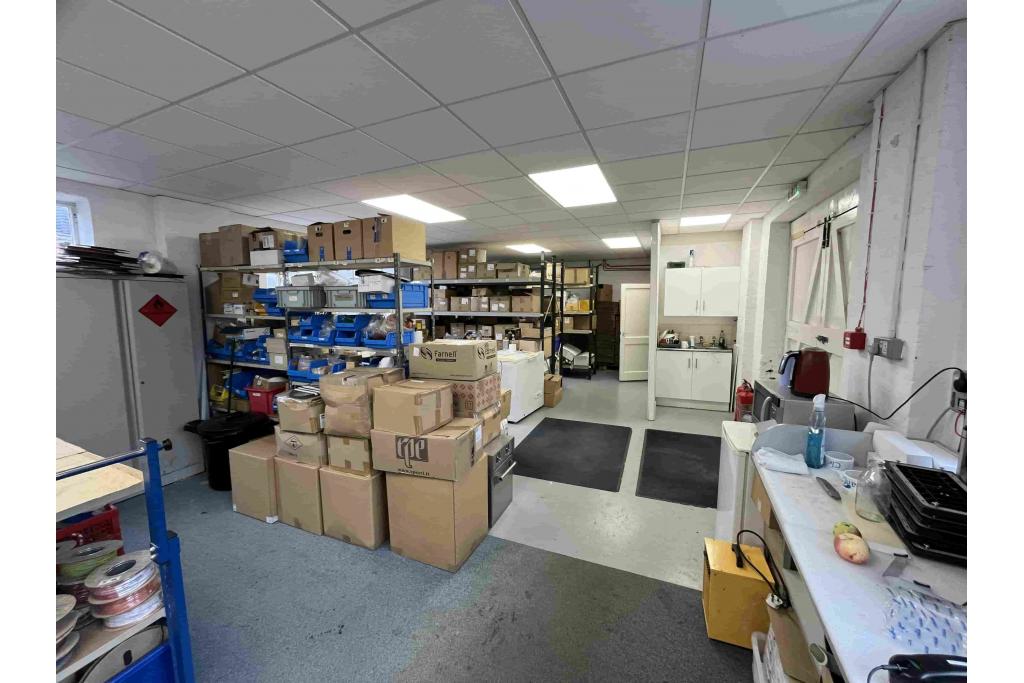 Office To Let - Copyground Lane, Brow Business Centre, High Wycombe, Buckinghamshire H
