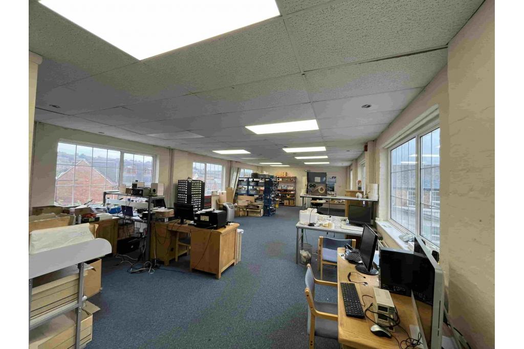 Office To Let - Copyground Lane, Brow Business Centre, High Wycombe, Buckinghamshire H