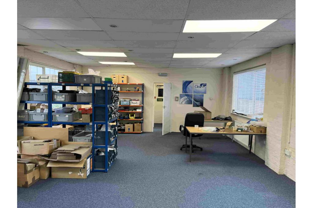 Office To Let - Copyground Lane, Brow Business Centre, High Wycombe, Buckinghamshire H