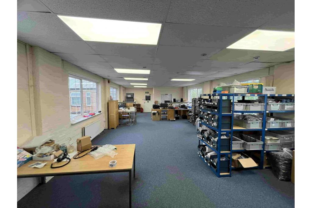 Office To Let - Copyground Lane, Brow Business Centre, High Wycombe, Buckinghamshire H