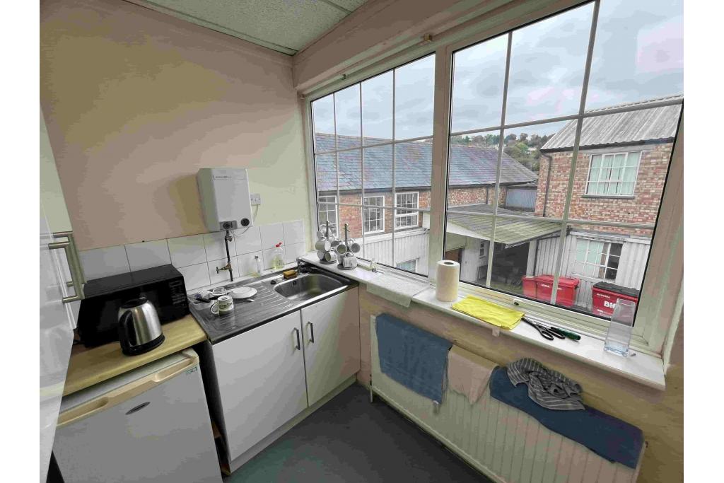 Office To Let - Copyground Lane, Brow Business Centre, High Wycombe, Buckinghamshire H
