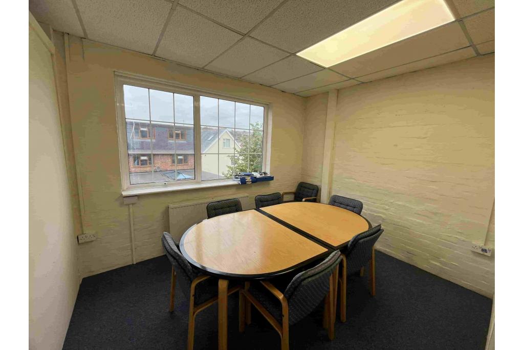 Office To Let - Copyground Lane, Brow Business Centre, High Wycombe, Buckinghamshire H