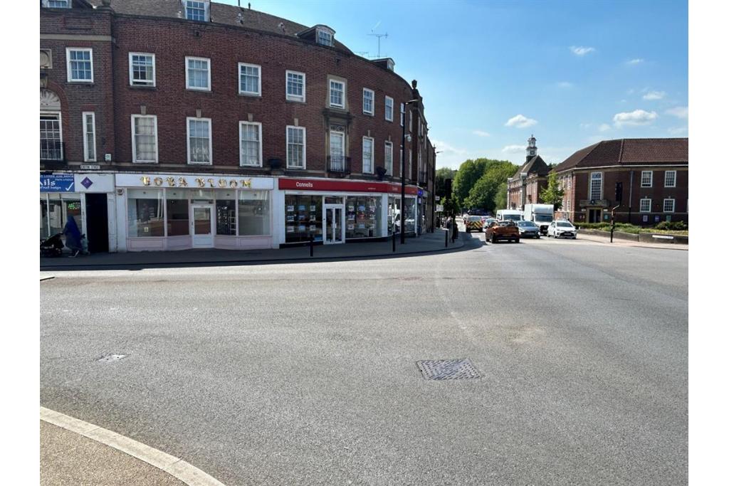 Retail To Let - 102 Easton Street, High Wycombe, Buckinghamshire HP11 1LT