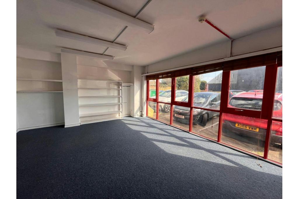 Light Industrial Unit To Let - Edison Business Centre, Edison Road, Aylesbury, Buckinghamshire