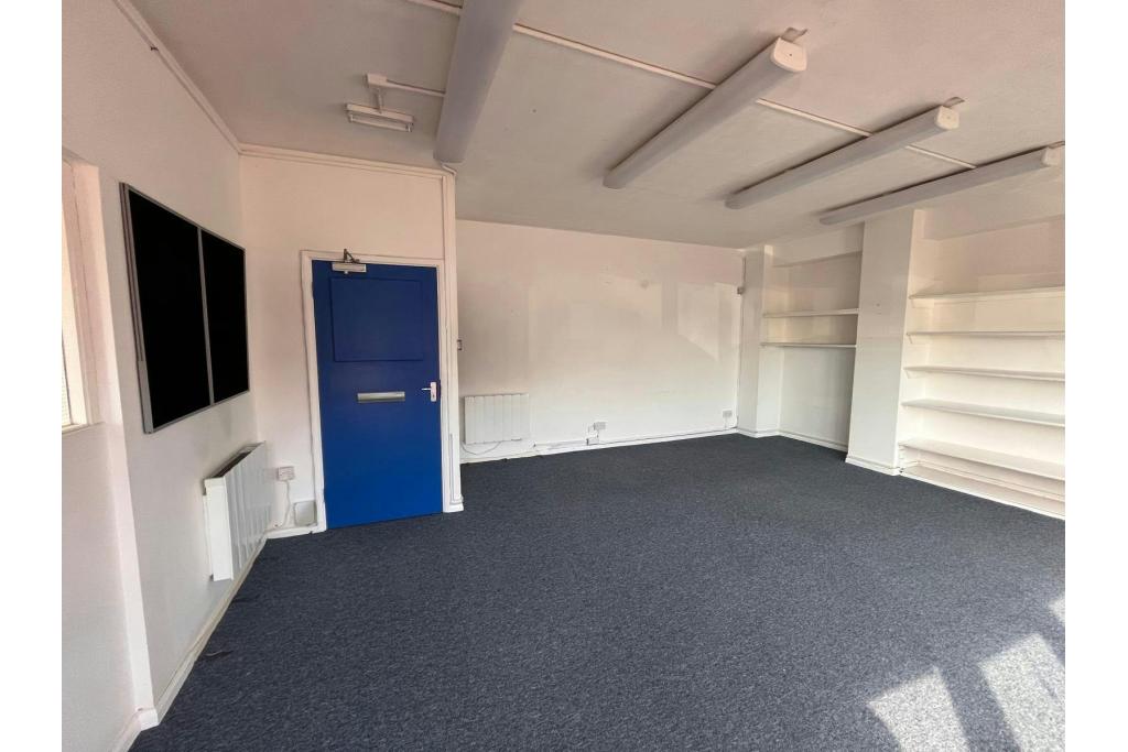 Light Industrial Unit To Let - Edison Business Centre, Edison Road, Aylesbury, Buckinghamshire
