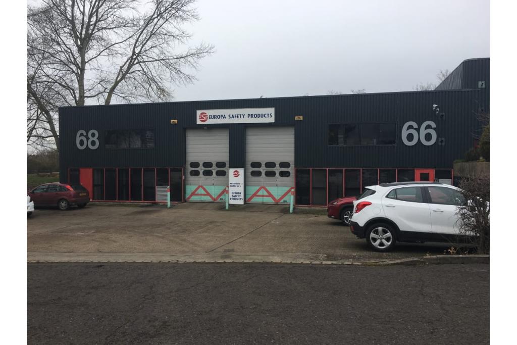 Light Industrial Unit To Let - Edison Business Centre, Edison Road, Aylesbury, Buckinghamshire