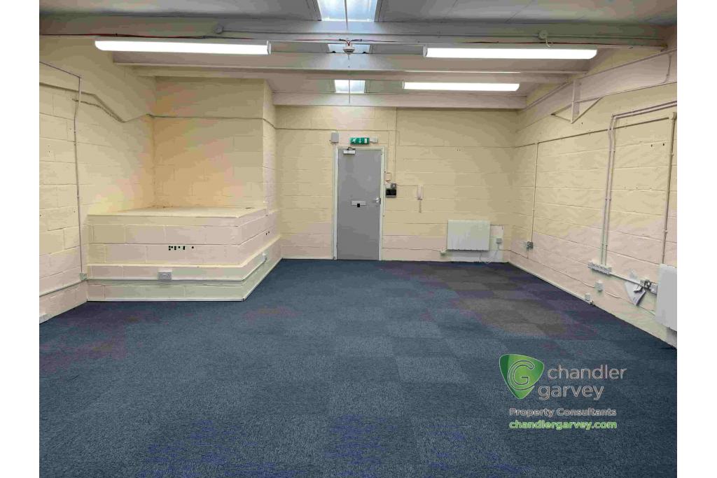 Light Industrial Unit To Let - Edison Business Centre, Edison Road, Aylesbury, Buckinghamshire