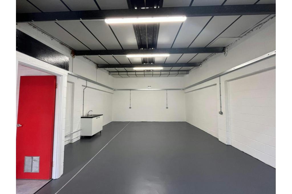 Light Industrial Unit To Let - Edison Road, Rabans Lane Industrial Estate