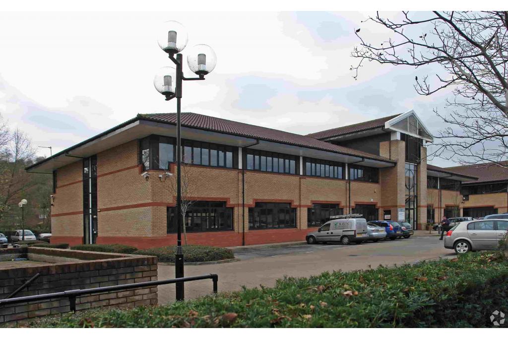 Office To Let - Frederick Place, Hampden Court, Kingsmead Business Park, High Wycombe