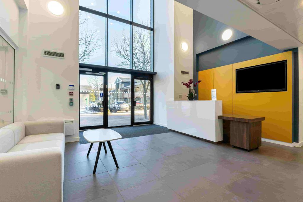 Office To Let - Frederick Place, Hampden Court, Kingsmead Business Park, High Wycombe