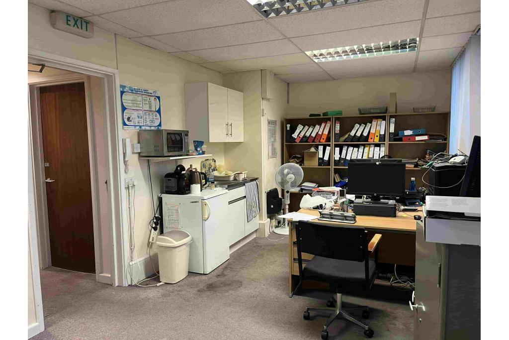 Office Unit To Let – Gatehouse Clos, Carrera House, Merlin Court, Aylesbury, Buckinghamshire