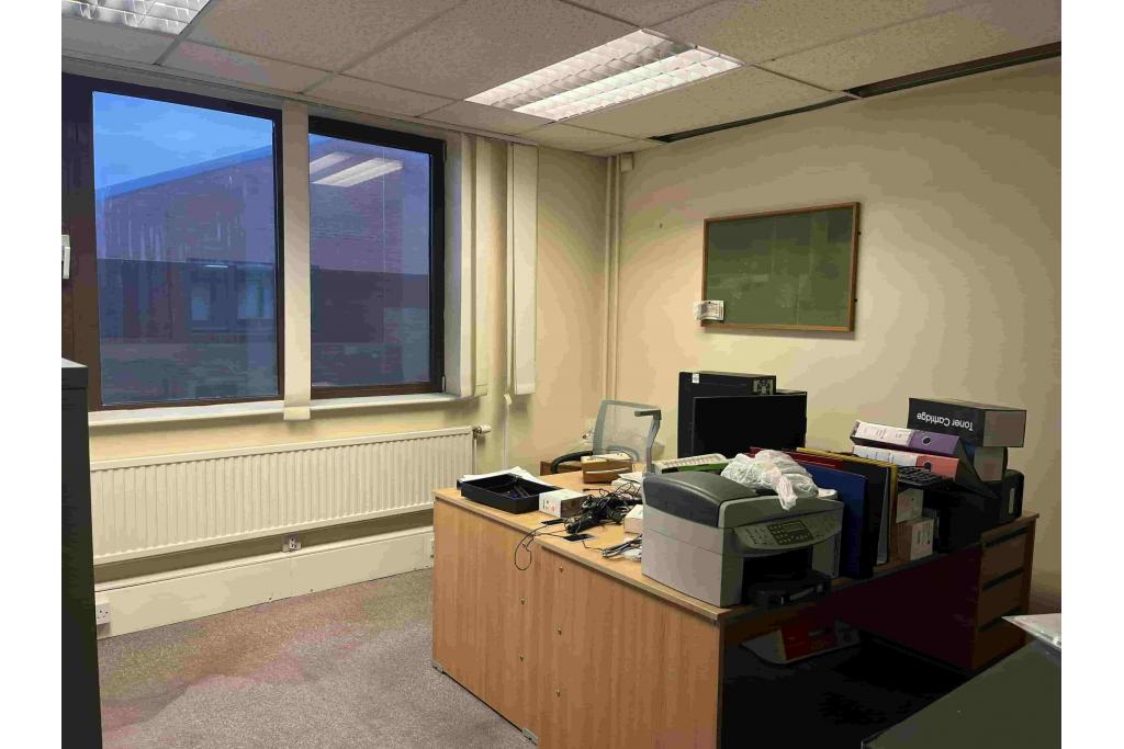 Office Unit To Let – Gatehouse Clos, Carrera House, Merlin Court, Aylesbury, Buckinghamshire