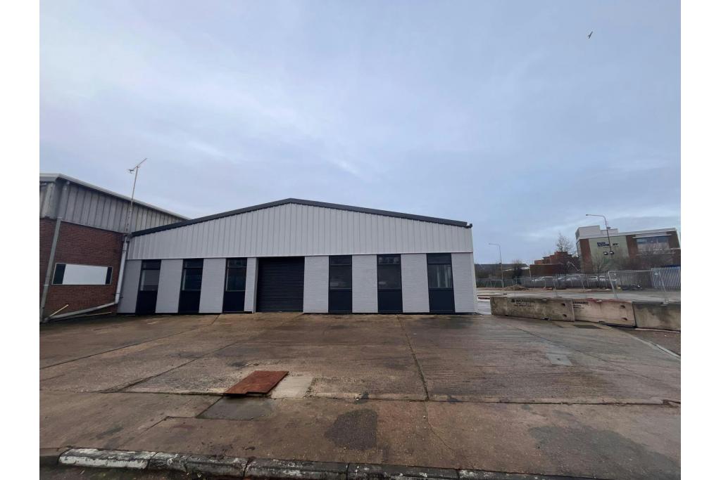 Industrial Unit To Let – Gatehouse Way, The Point, Aylesbury, Buckinghamshire