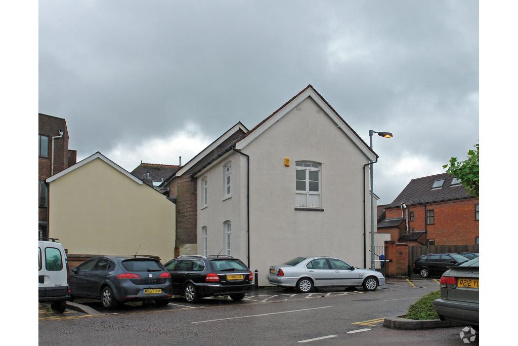Office Unit To Let – High St, Broadway Court, Chesham, Buckinghamshire HP5 1EG
