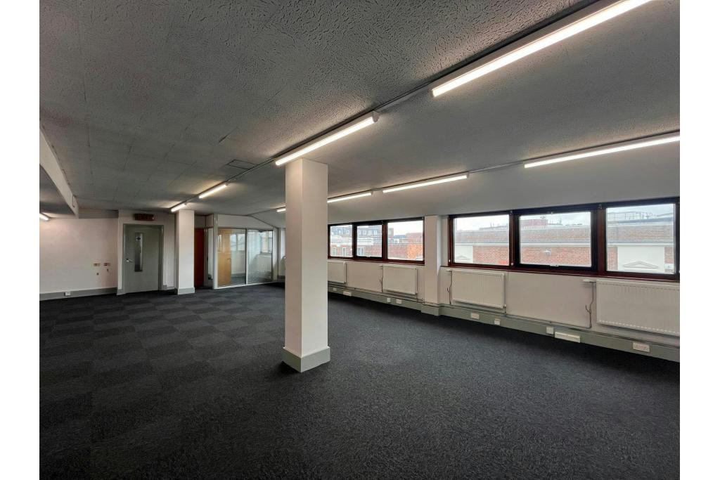 Retail and Office Space To Let – Hale Leys Shopping Centre, High St, Aylesbury, Buckinghamshire