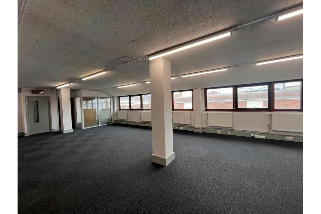 Retail and Office Space To Let – Hale Leys Shopping Centre, High St, Aylesbury, Buckinghamshire