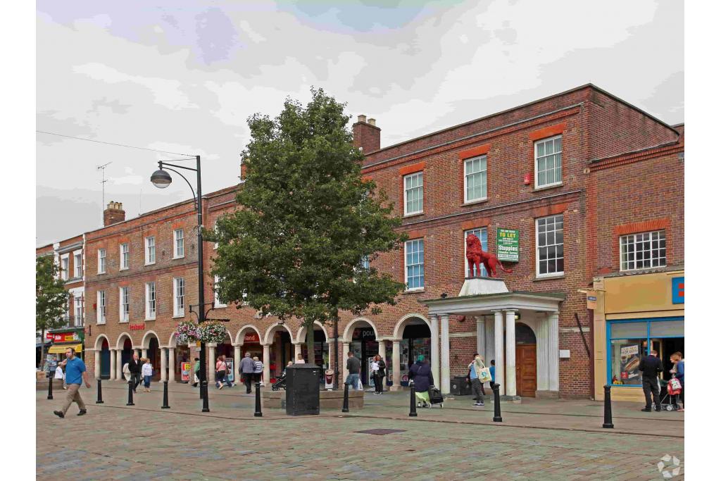 Shopfront Retail/Office To Let – Red Lion House, 9-10 High Street, High Wycombe, Buckinghamshire