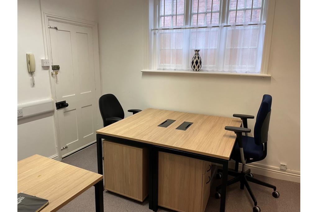 Office and Retail Unit To Let – 16-17 High Street, Tring, Hertfordshire