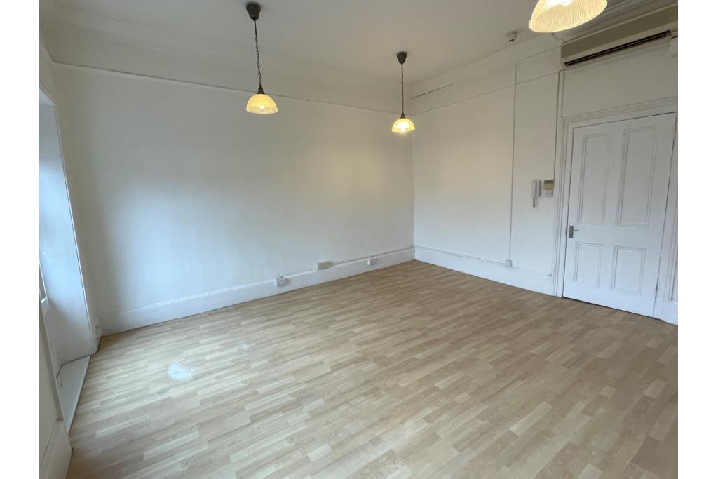 Office Space To Let - The Red House, 111-113 High Street, Berkhamsted, Hertfordshire HP4 2DJ