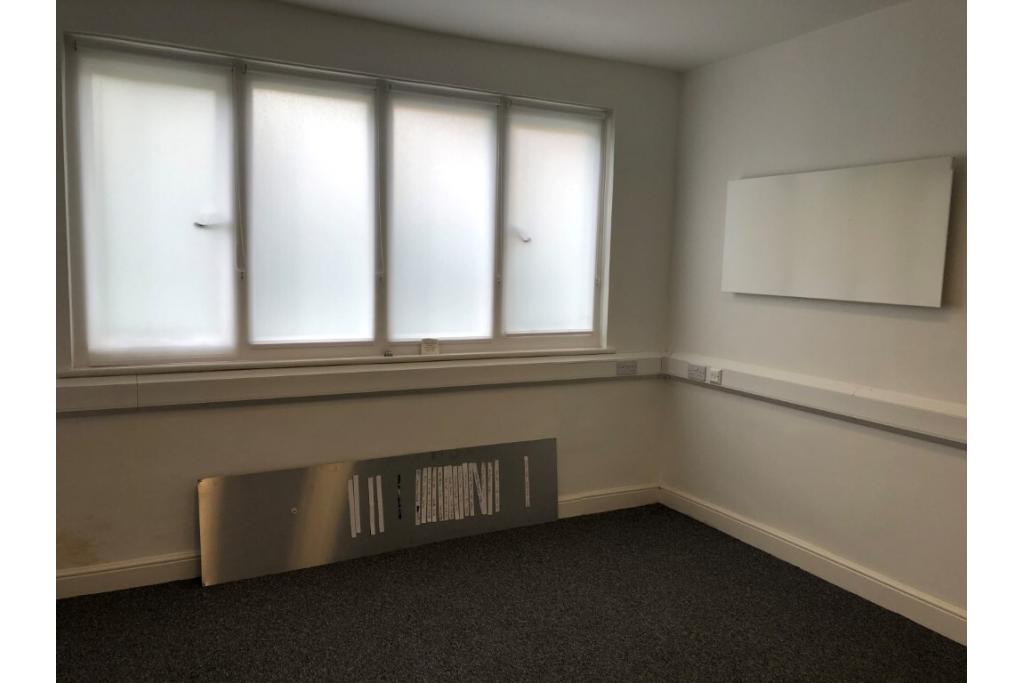 Office Space To Let - The Red House, 111-113 High Street, Berkhamsted, Hertfordshire HP4 2DJ