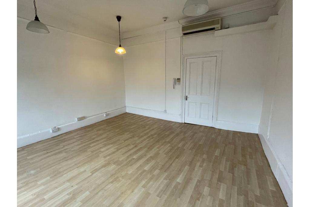 Office Space To Let - The Red House, 111-113 High Street, Berkhamsted, Hertfordshire HP4 2DJ