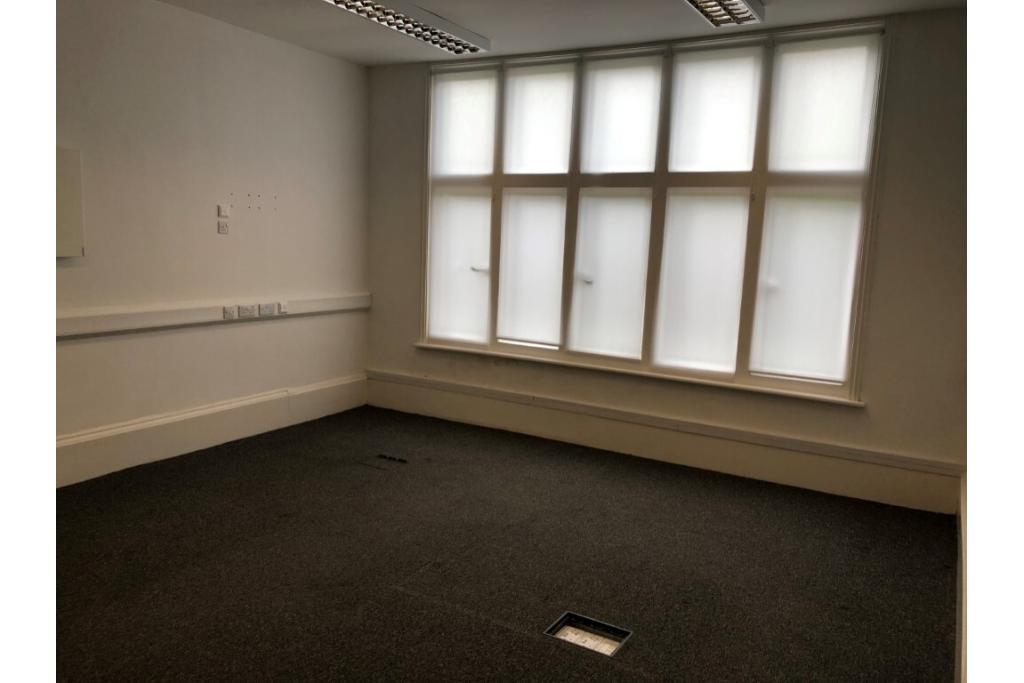 Office Space To Let - The Red House, 111-113 High Street, Berkhamsted, Hertfordshire HP4 2DJ