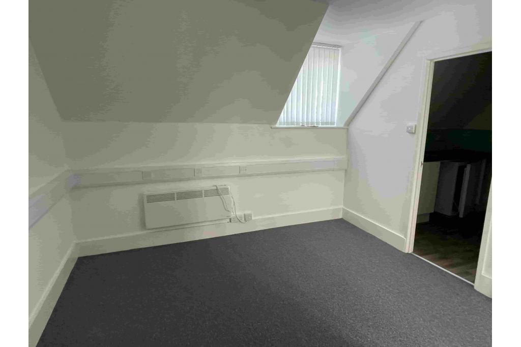 Office Space To Let - The Red House, 111-113 High Street, Berkhamsted, Hertfordshire HP4 2DJ