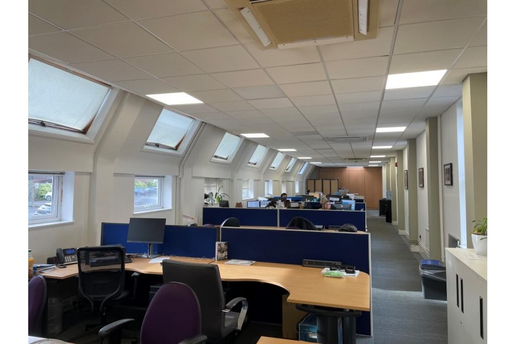 Retail and Office Premises To Let - 211 High Street, Berkhamsted, Hertfordshire HP4 1AD