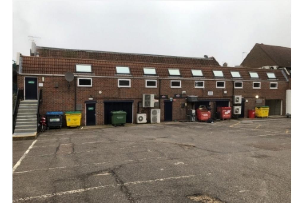 Retail and Office Premises To Let - 211 High Street, Berkhamsted, Hertfordshire HP4 1AD