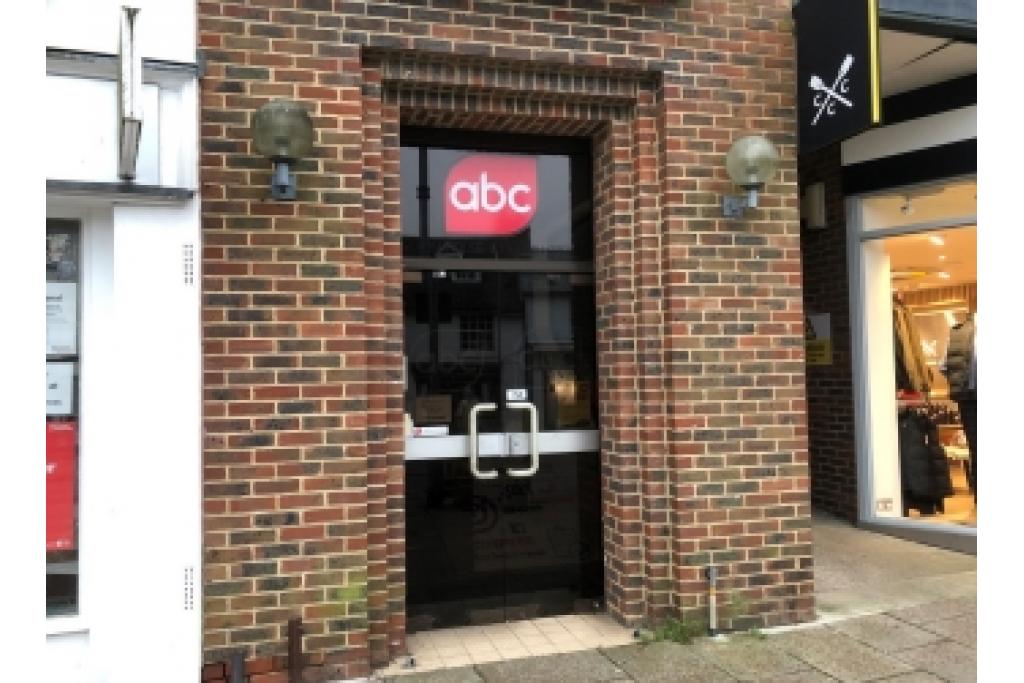 Retail and Office Premises To Let - 211 High Street, Berkhamsted, Hertfordshire HP4 1AD