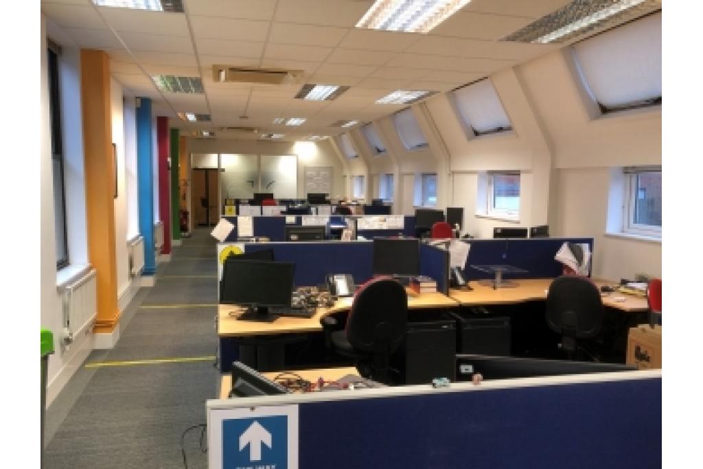 Retail and Office Premises To Let - 211 High Street, Berkhamsted, Hertfordshire HP4 1AD
