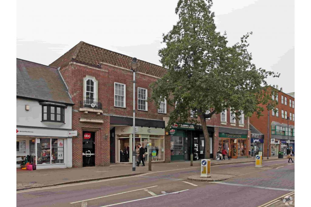 Retail and Office Premises To Let - 211 High Street, Berkhamsted, Hertfordshire HP4 1AD