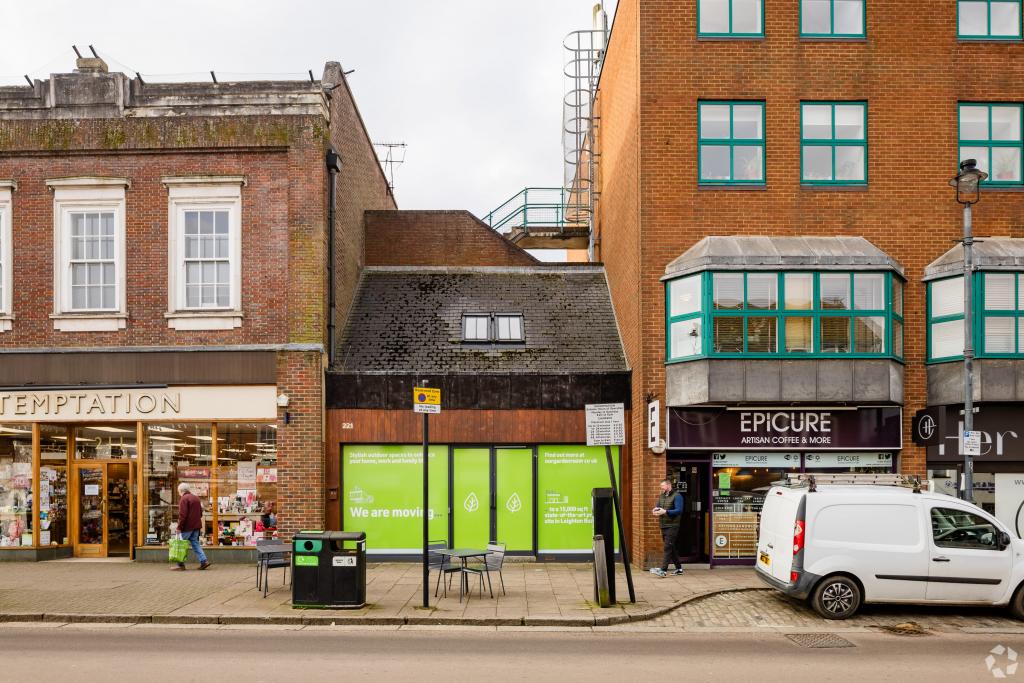 Retail and Office Premises To Let - 211 High Street, Berkhamsted, Hertfordshire
