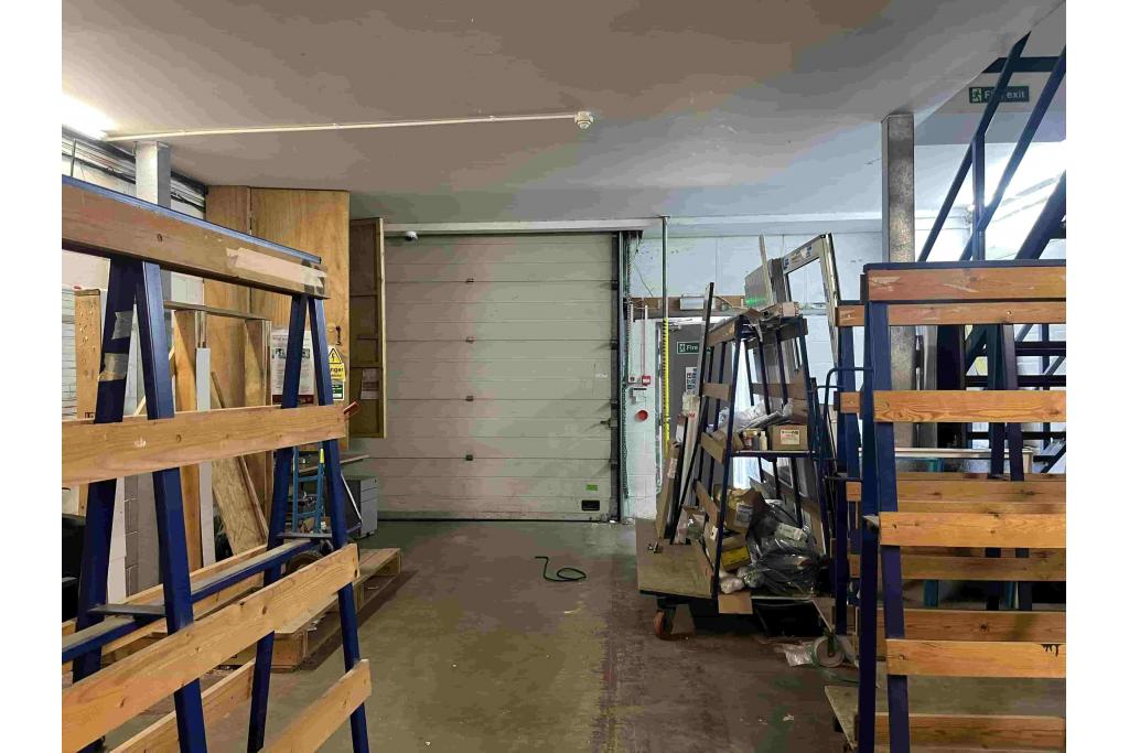 Light Industrial Showroom To Let - 4-12 Kempson Close, Aylesbury, Buckinghamshire