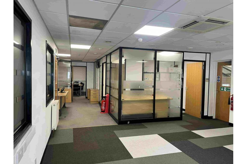Light Industrial Showroom To Let - 4-12 Kempson Close, Aylesbury, Buckinghamshire